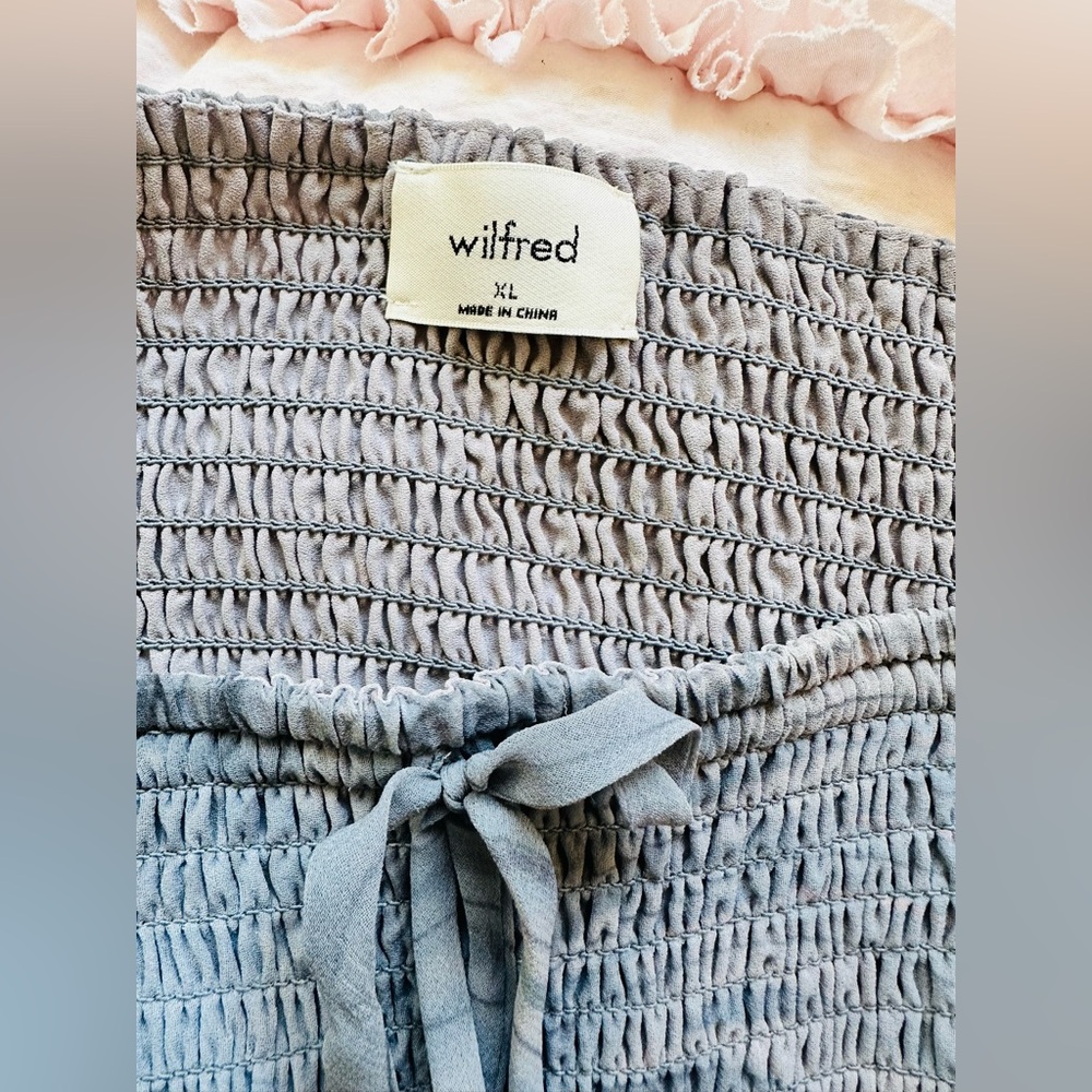Aritzia Saga Gray Blue Swirl Smocked Blouse with Square Neckline XL - Picture 6 of 6